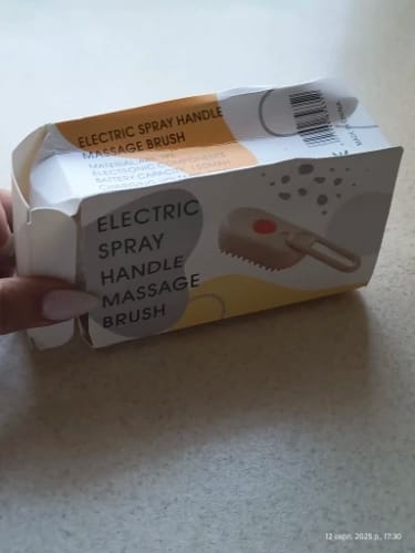 Customer photo review of A Gentle Way to Groom & Refresh Your Pet’s Coat
MistPaws™ Grooming Brush
