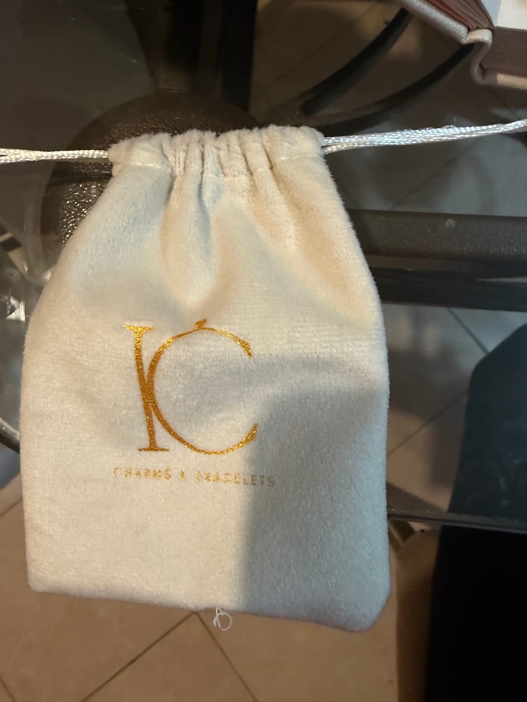 Customer photo review of Bolsa de Terciopelo