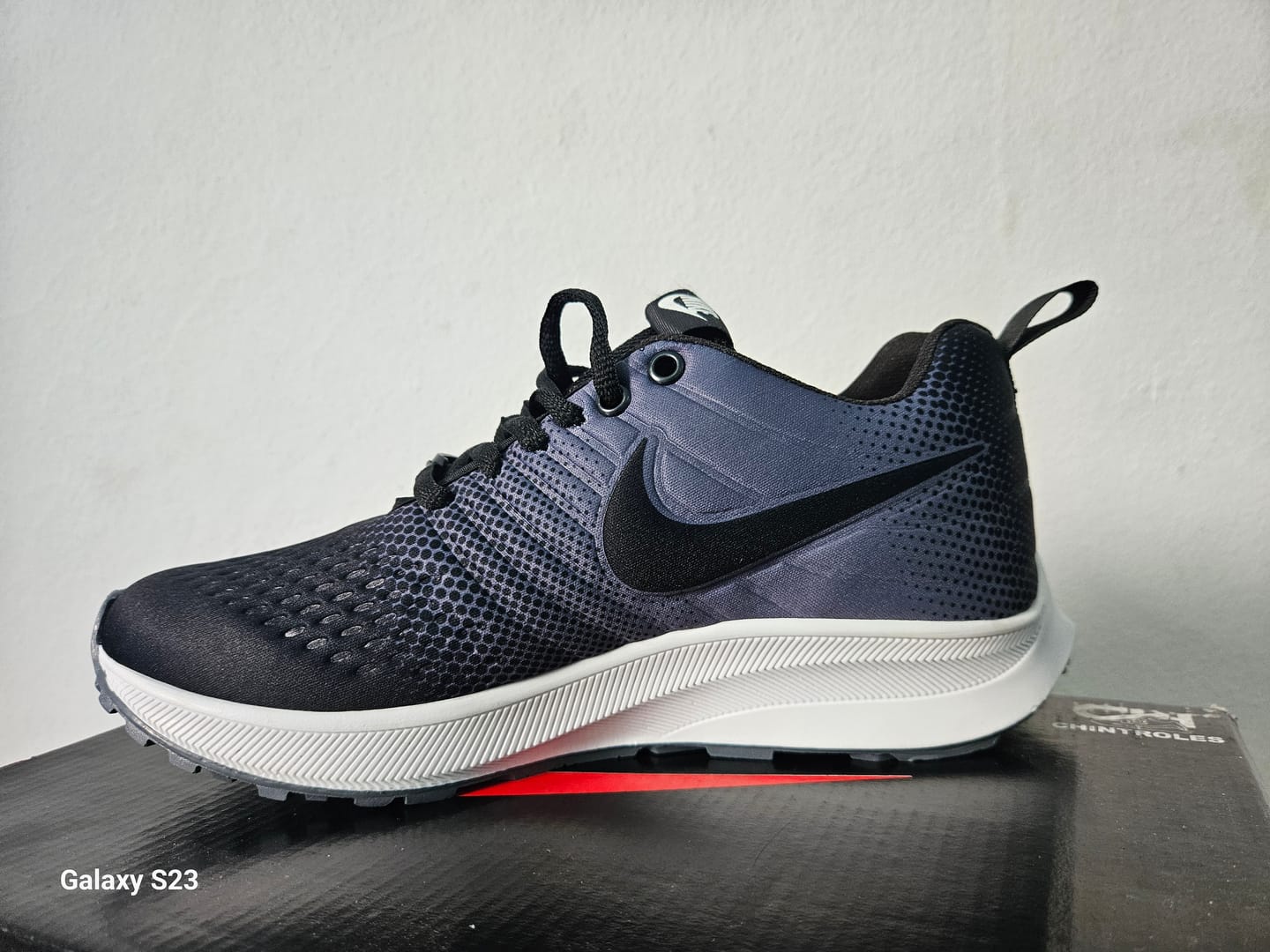Customer photo review of Tenis 012 Negro Oxford Negro