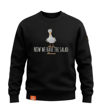 Produktfoto des schwarzen Sweatshirts 'Now We Have The Salad' mit einem lustigen Vogel-Cartoon-Aufdruck.