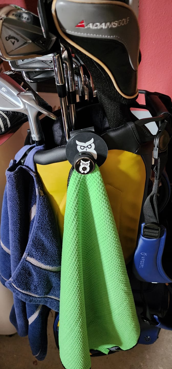 Customer photo review of MagnetOwl Magnetic Golf Bag Landing Pad