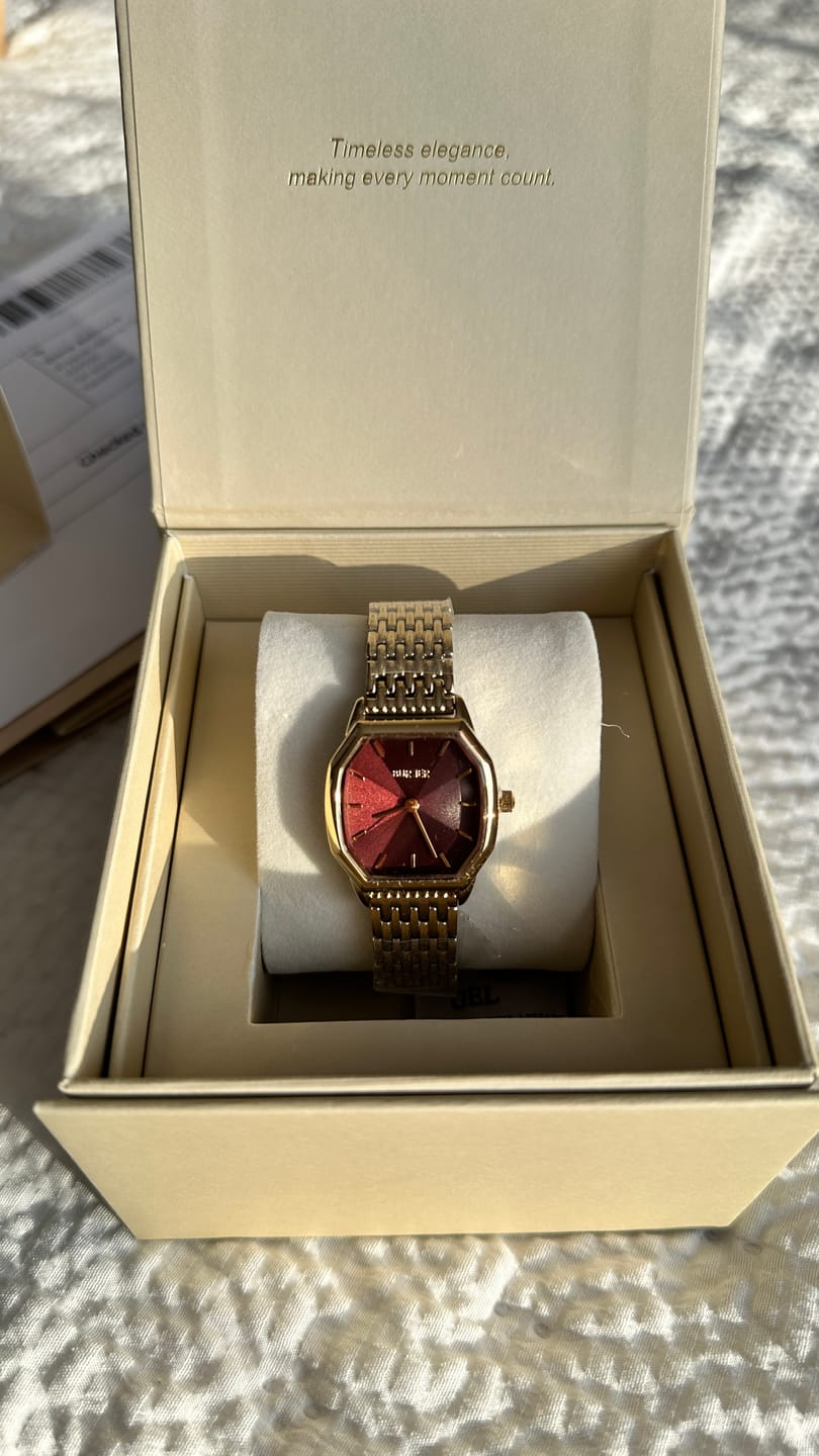 Customer photo review of Julia Gold Burgundy