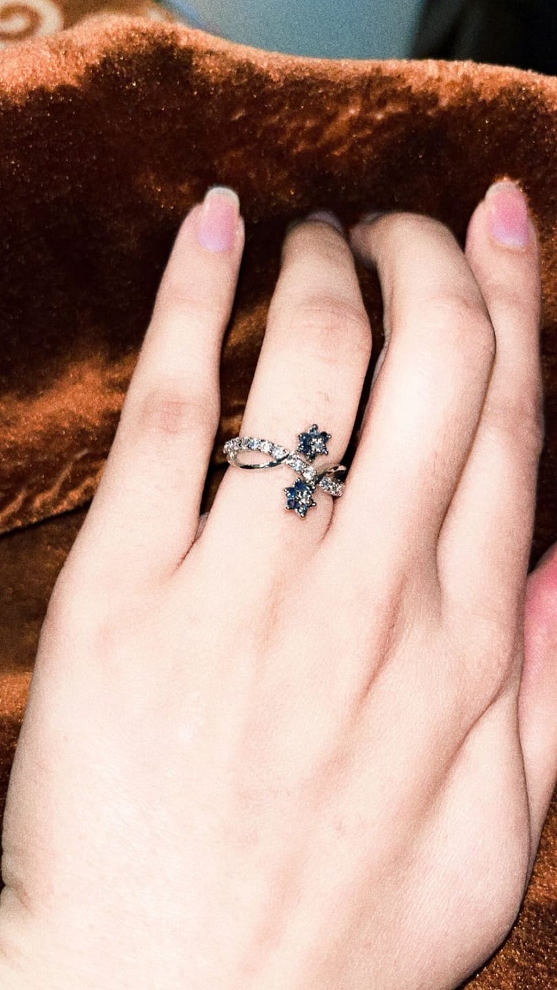Customer photo review of SAPPHIRE BLOOMS RING