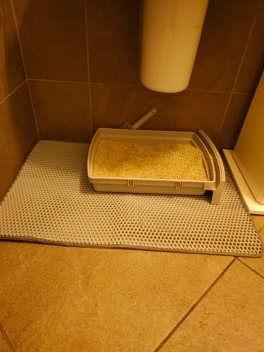 Customer photo review of The Easiest Way to Keep Cat Litter Off Your Floors — No Mess, No Stress
CleanPaws™ Litter Mat