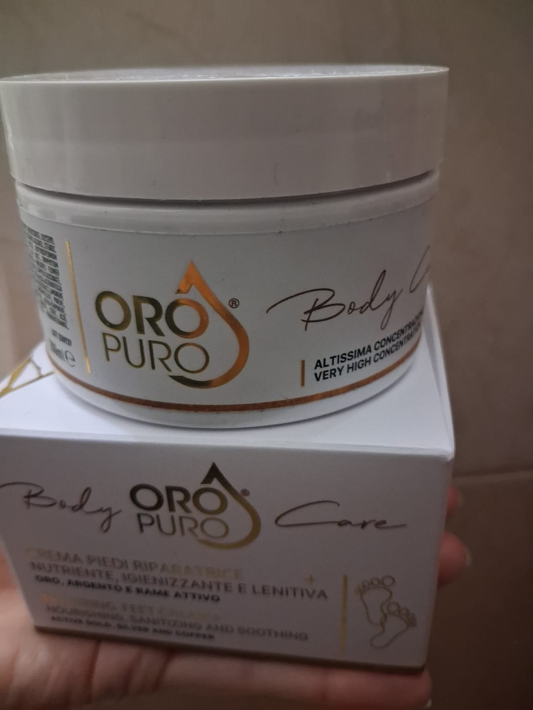 Customer photo review of Crema Piedi Riparatrice+ con Oro Puro, Argento e Rame Attivo 200 ml