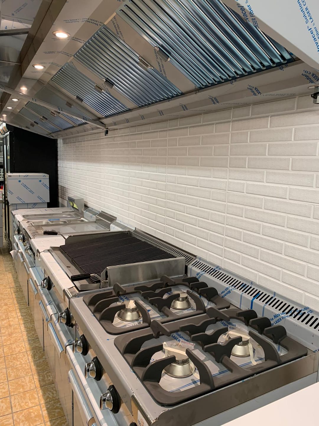 Customer photo review of RVS Afzuigkap wandmodel met led verlichting 2200x1000x400mm