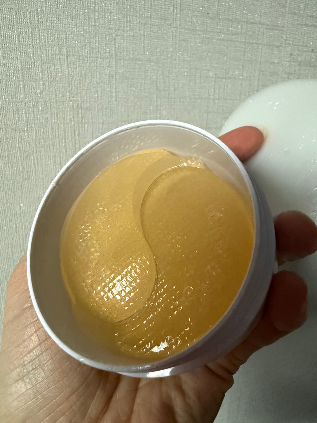 Customer photo review of Balinoši spilventiņi ar kalcija joniem Dr.Melaxin Cemenrete Calcium Volume Eye Patch