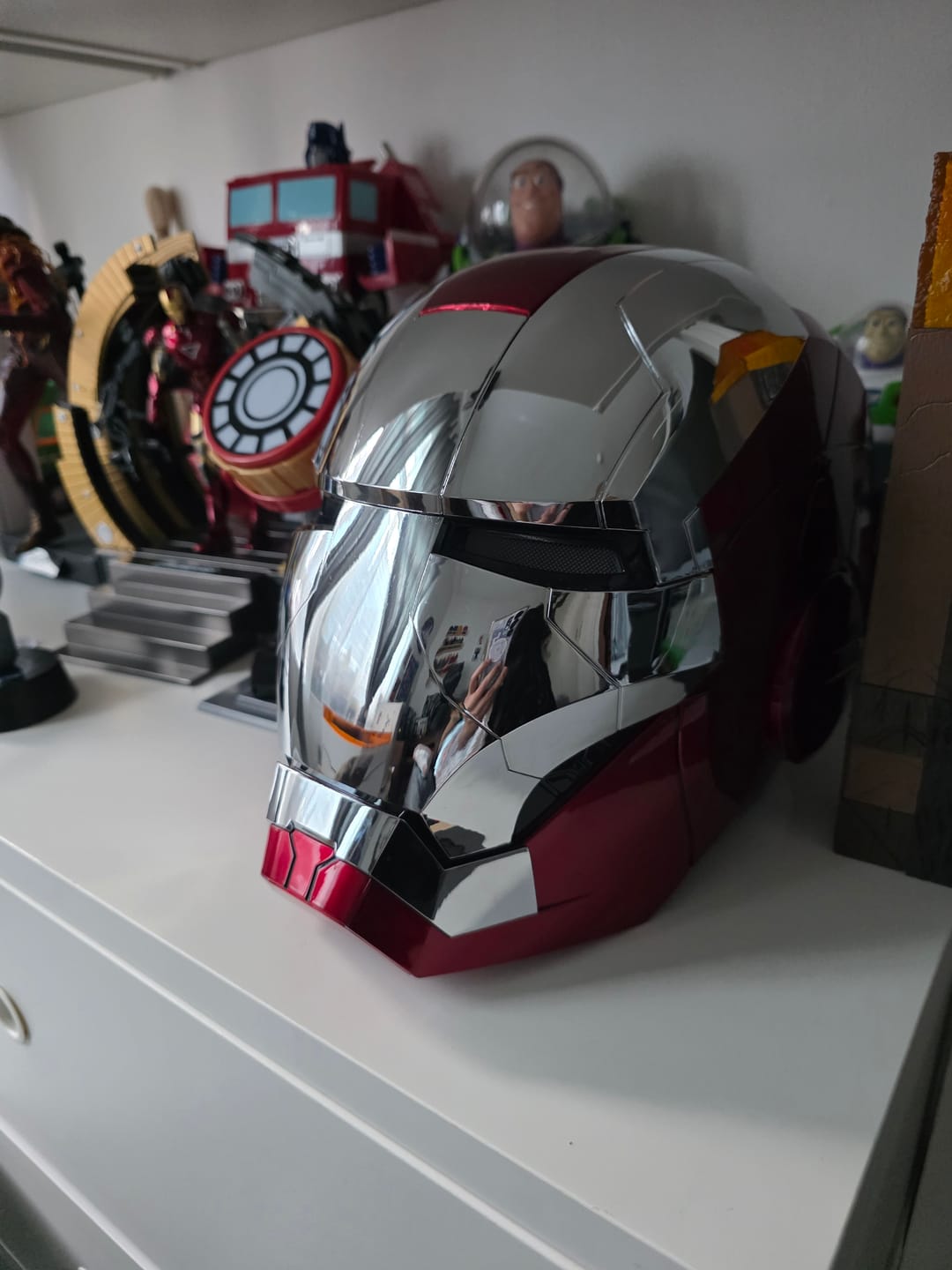 Customer photo review of US | Autoking|hammer Mk5 ironman helmet |  Voice Control | 4/8 Multi-piece Opening | mk42 arm