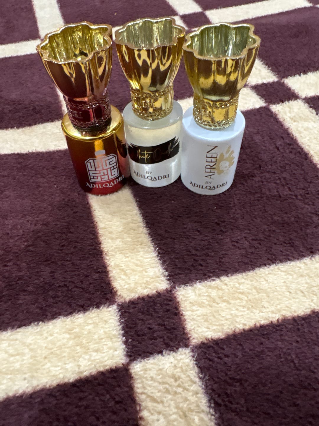Customer photo review of White Oudh Luxury Attar Perfume