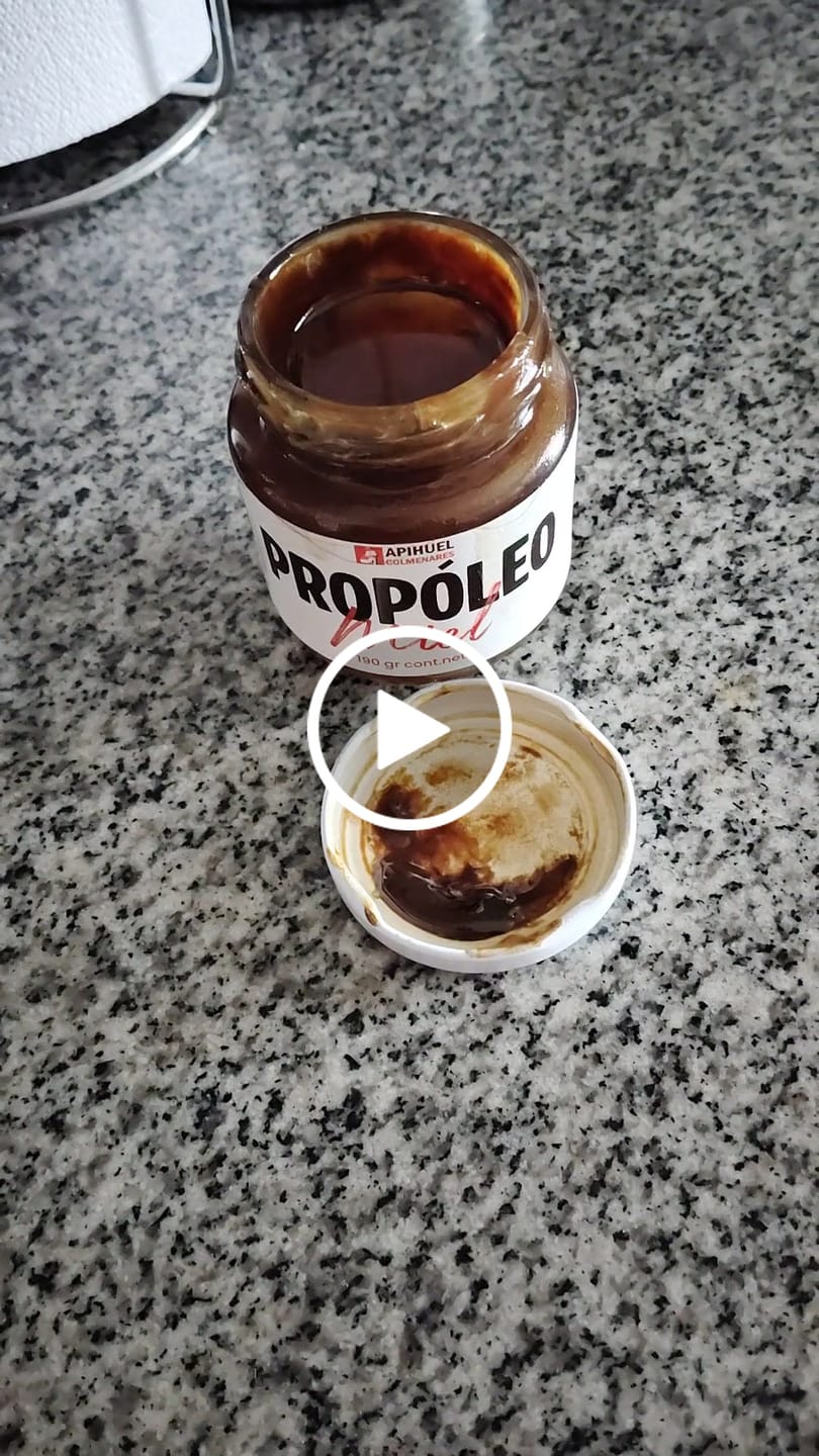 Customer video review of Propóleo Miel Cuchareable receta propia