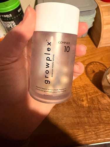 Customer photo review of Revive™ Hair Growth Shampoo – Strengthen & Nourish