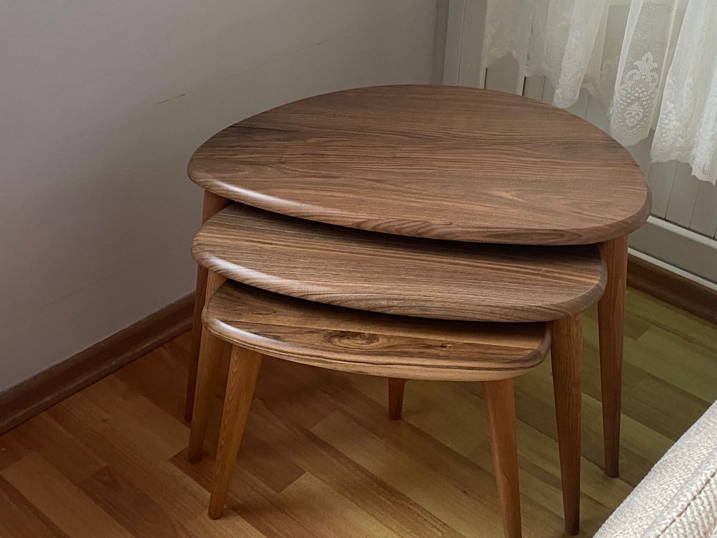 Customer photo review of 3'lü Zigon Sehpa - Masif Ceviz Sehpa Takımı