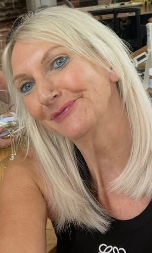 Customer photo review of Face Framing Layers / Clip In Extensions / Human Hair / 14 inches / 15 grams