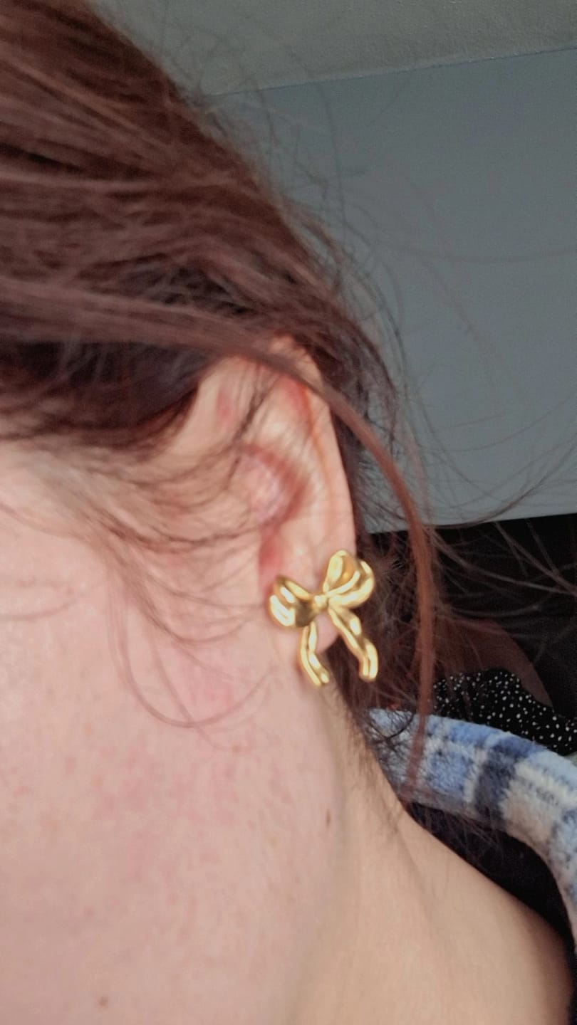 Customer photo review of Aretes Ribbon Classy