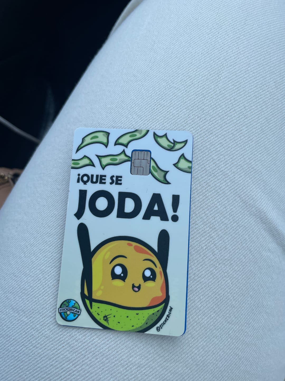 Customer photo review of Que Se Joda - Sticker para Tarjeta de Crédito