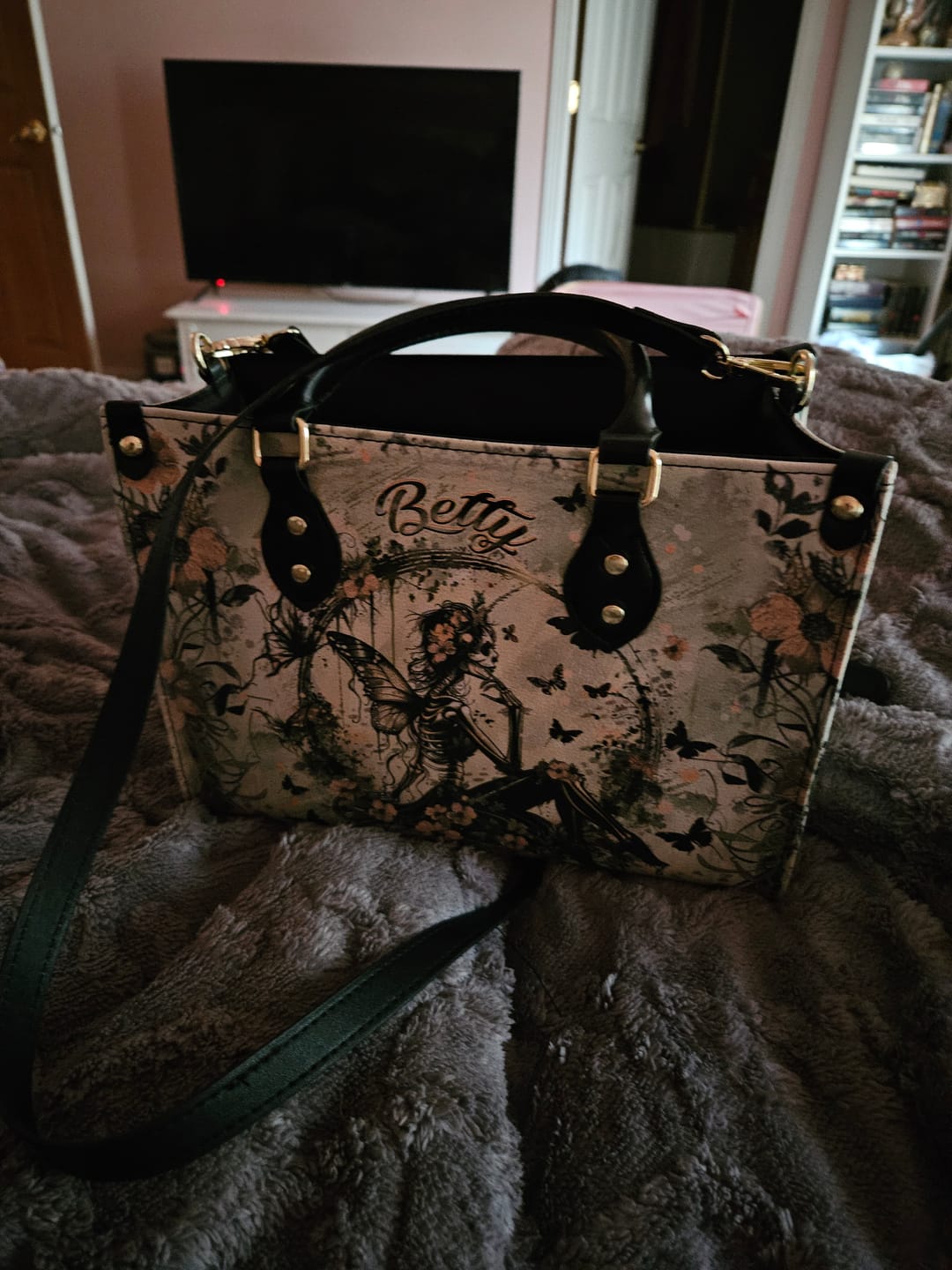 Customer photo review of FAIRY SKELETON LADY LEATHER HANDBAG - YHHG1703254