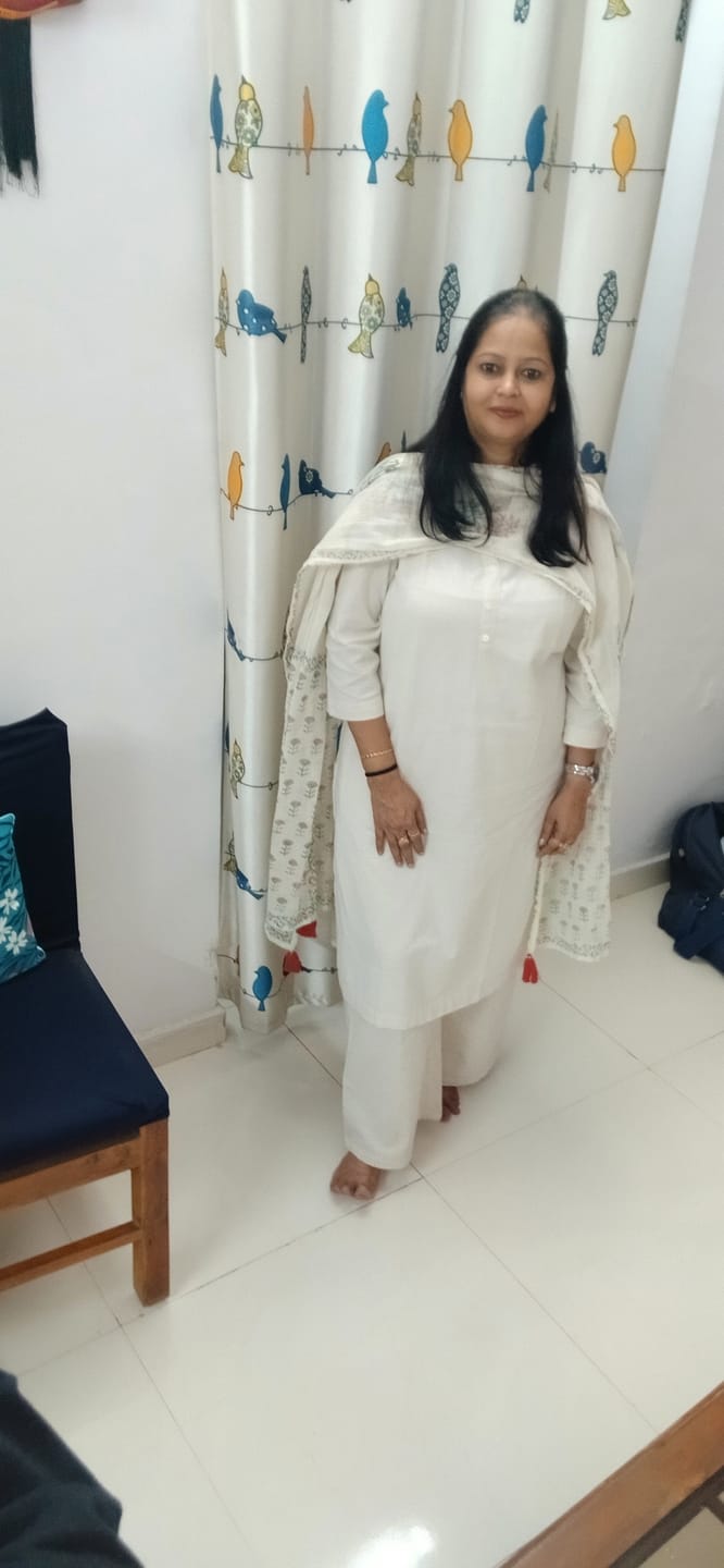 Customer photo review of Women Ecru Airy Linen Wide Leg Pant