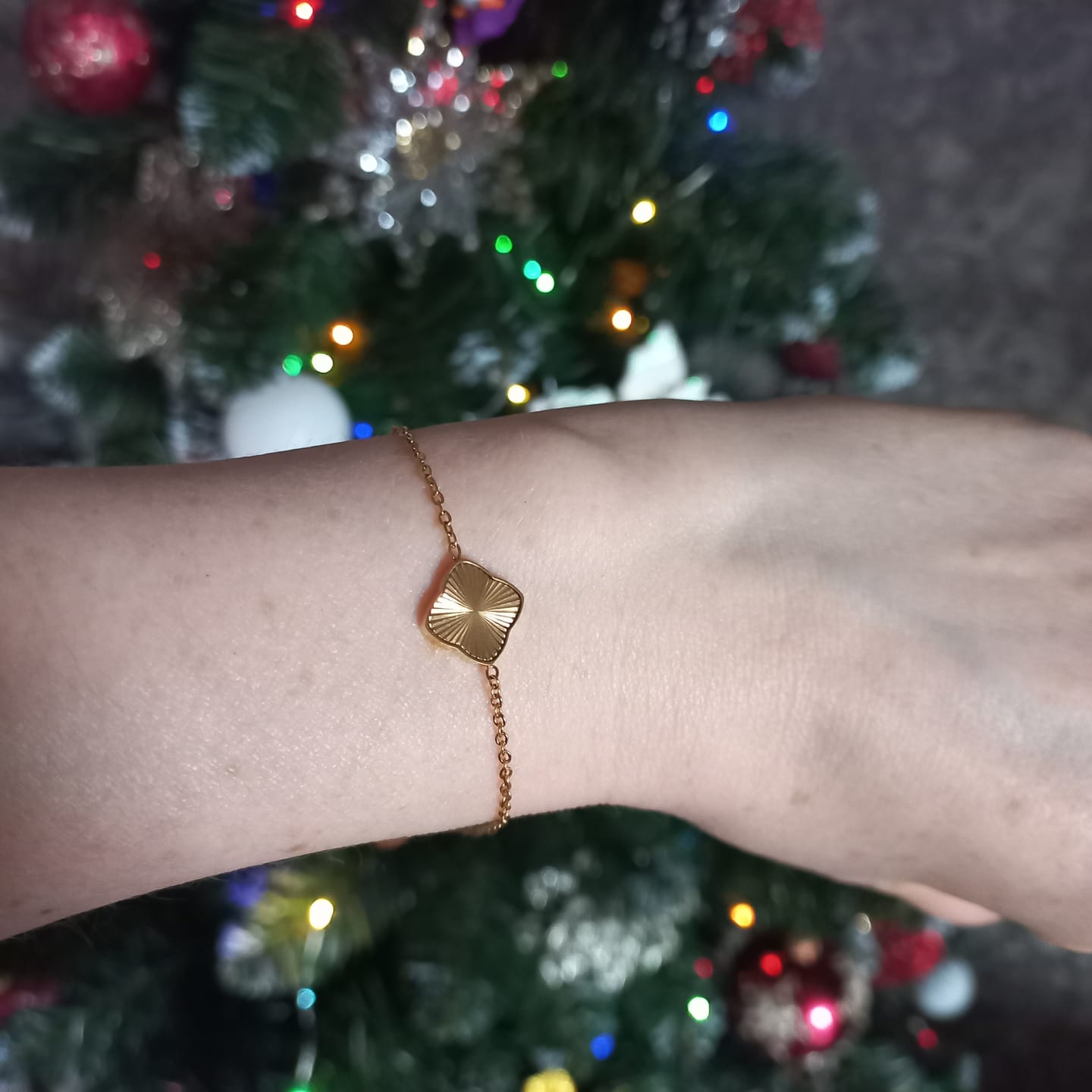 Customer photo review of Flora Gold Bracelet