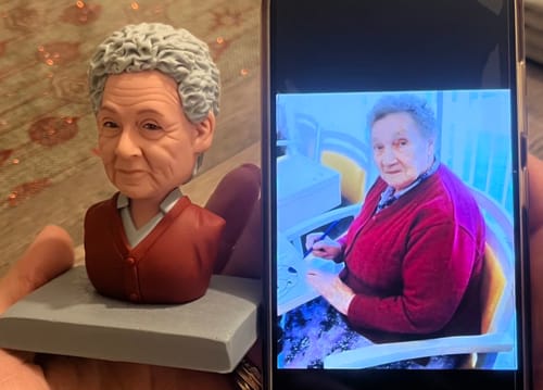 Customer photo review of Figurine