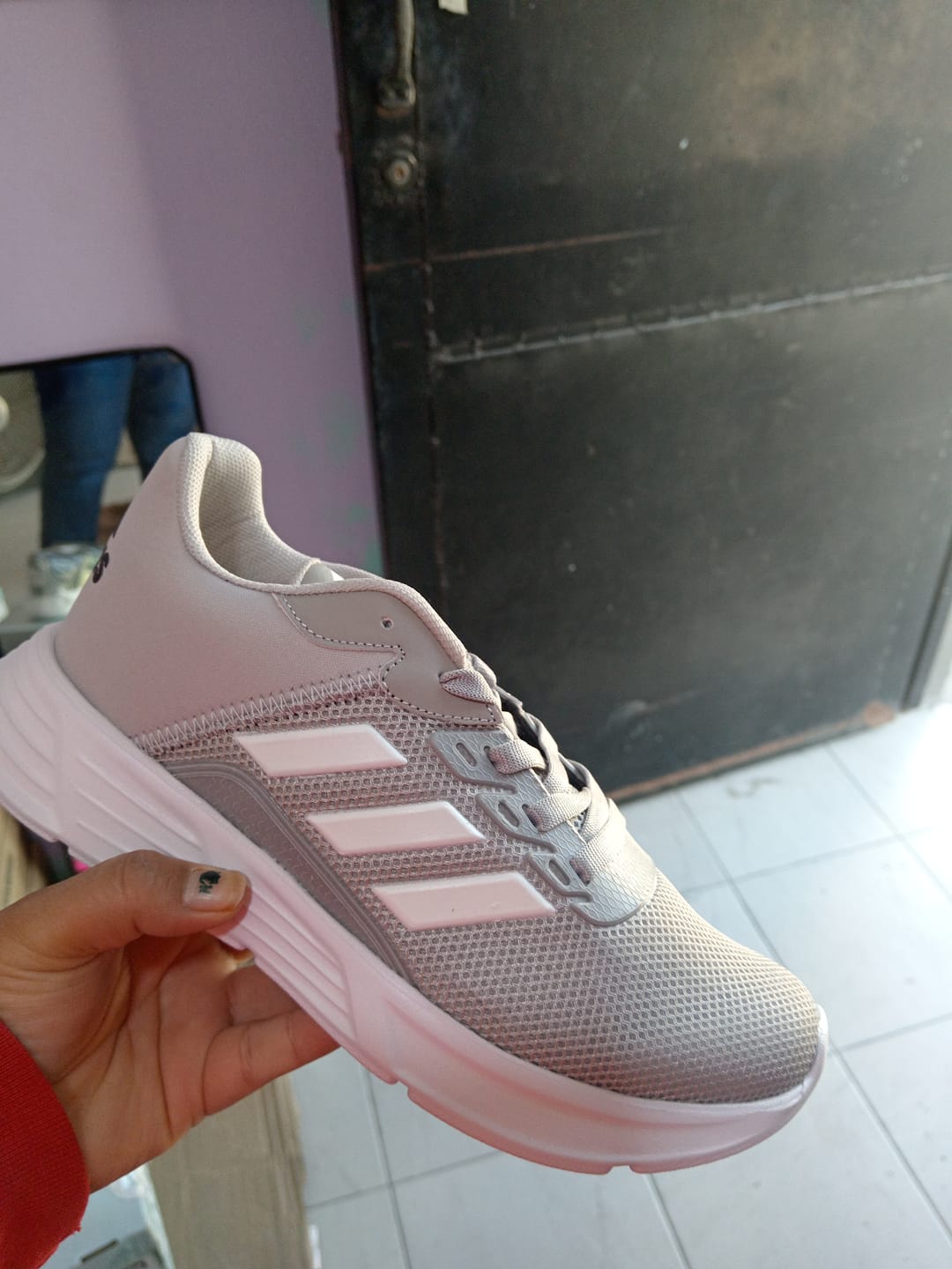 Customer photo review of Tenis 510 Plata Blanco
