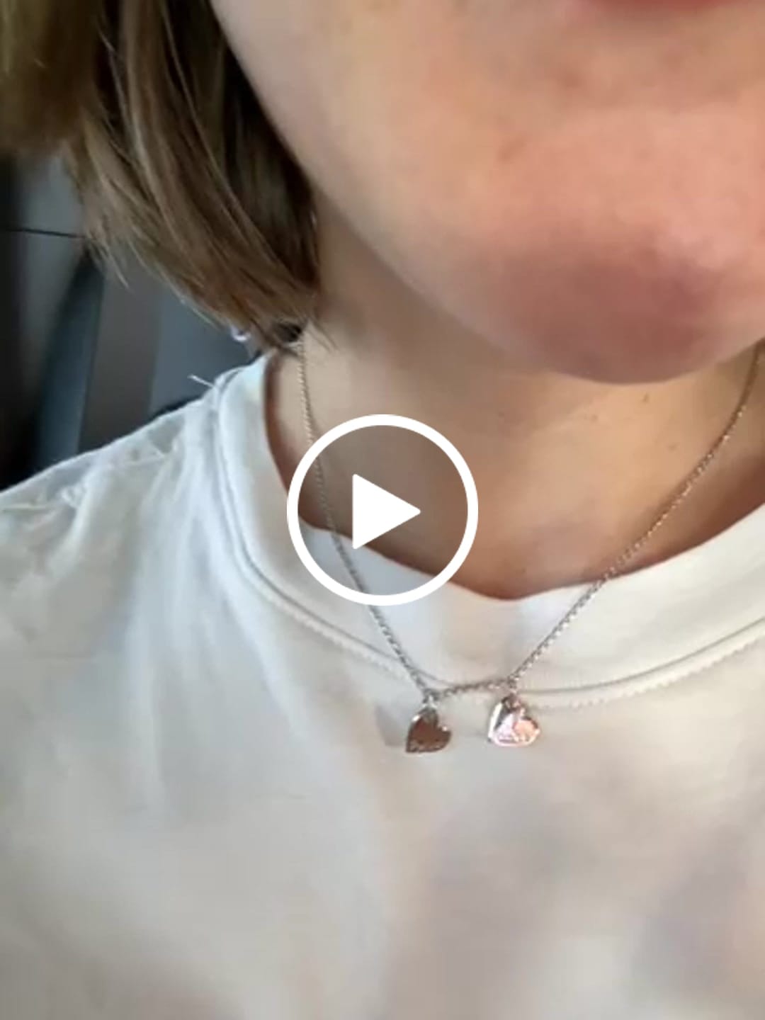 Customer video review of Collar Corazoncito con Inicial
