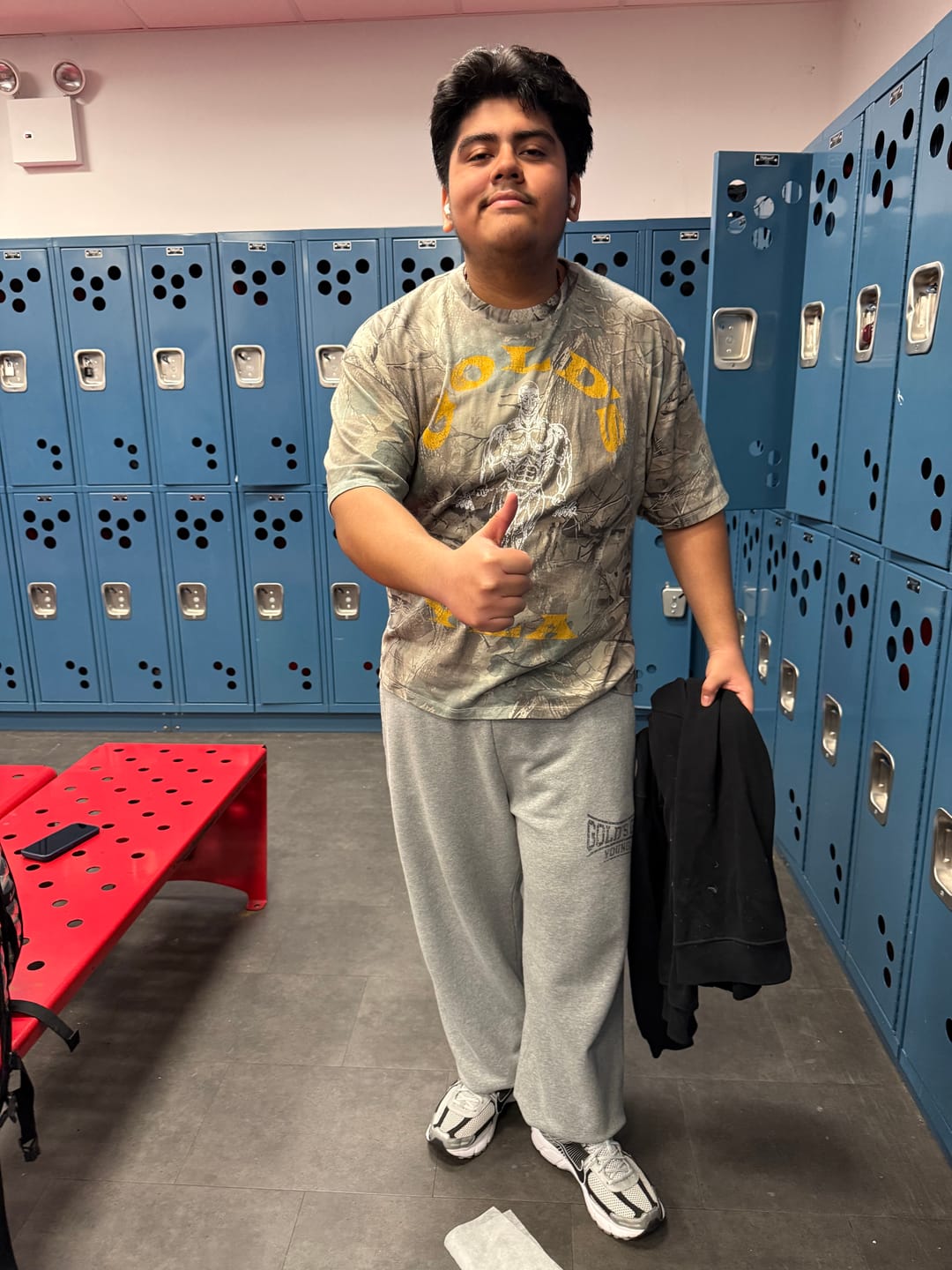 Customer photo review of 2052 - Gold's Iron Legacy Heritage Sweats