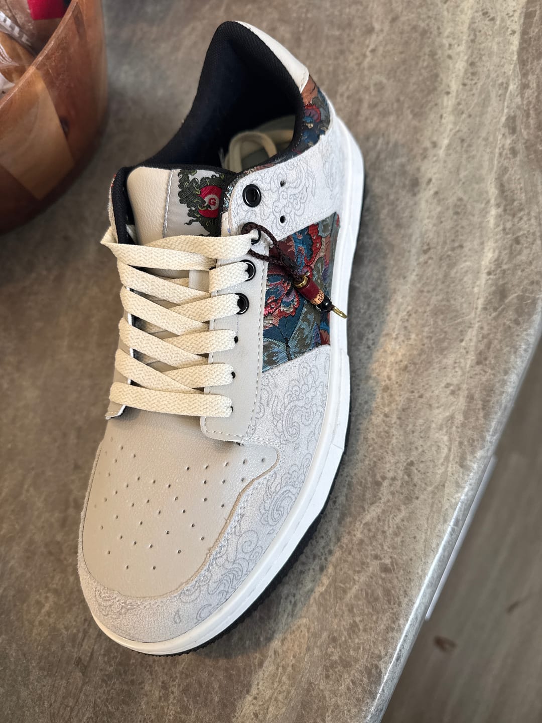 Customer photo review of Dunhuang Mythos Sneakers