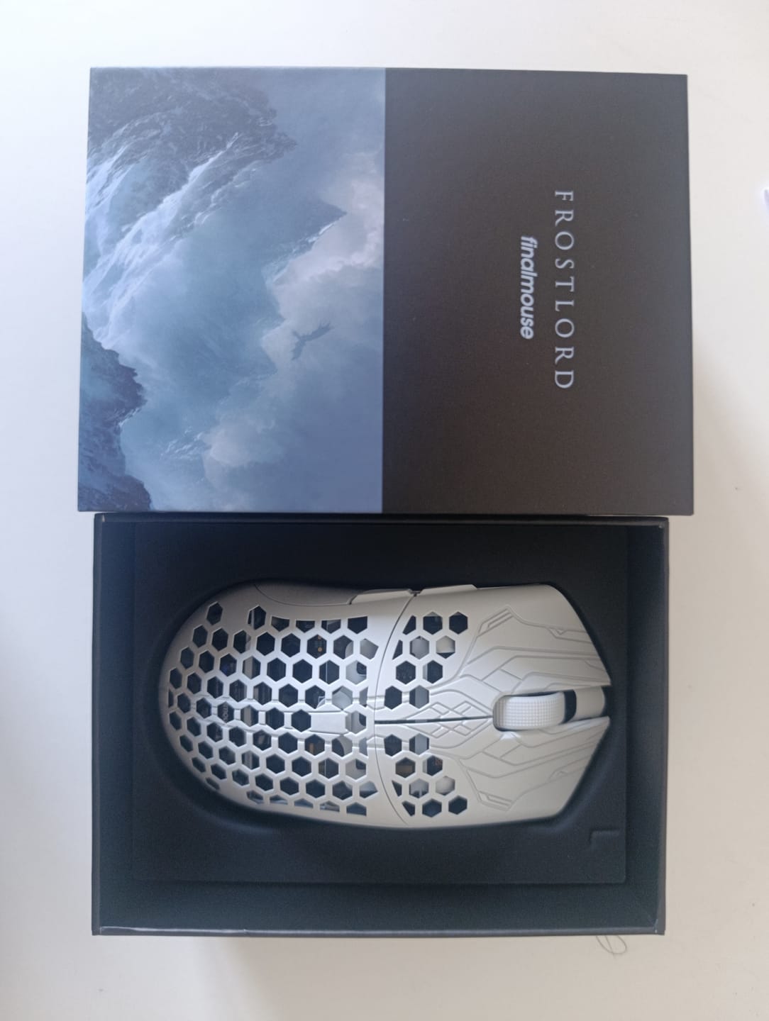 Customer photo review of Finalmouse ULX Frostlord Karbon Fiber Wireless Mouse