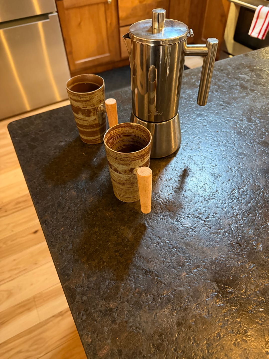 Customer photo review of Vintage Earth Coffee Cups With Wooden Handle