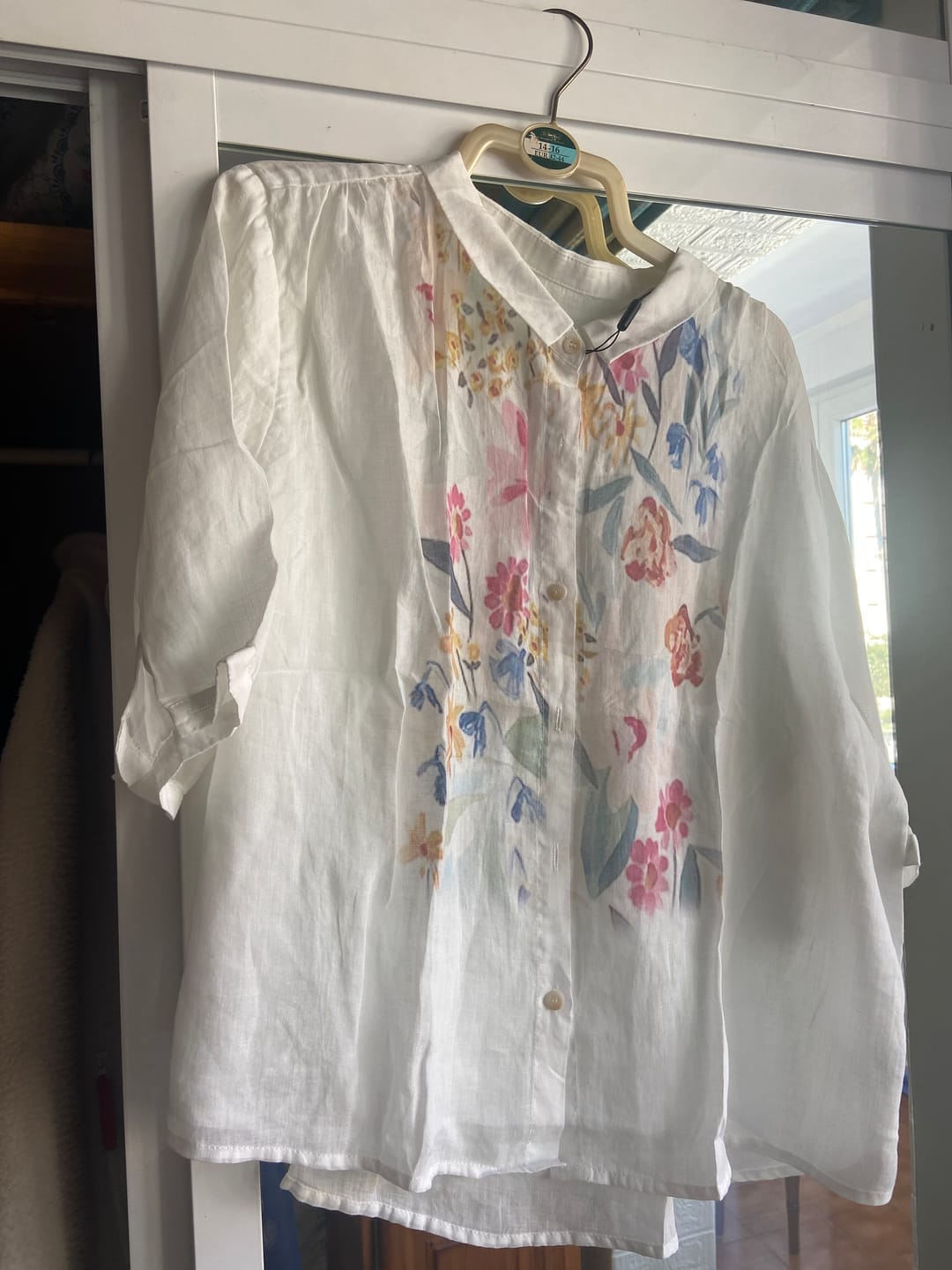 Customer photo review of Women Artsy Summer Flower Print Ramie Blouse