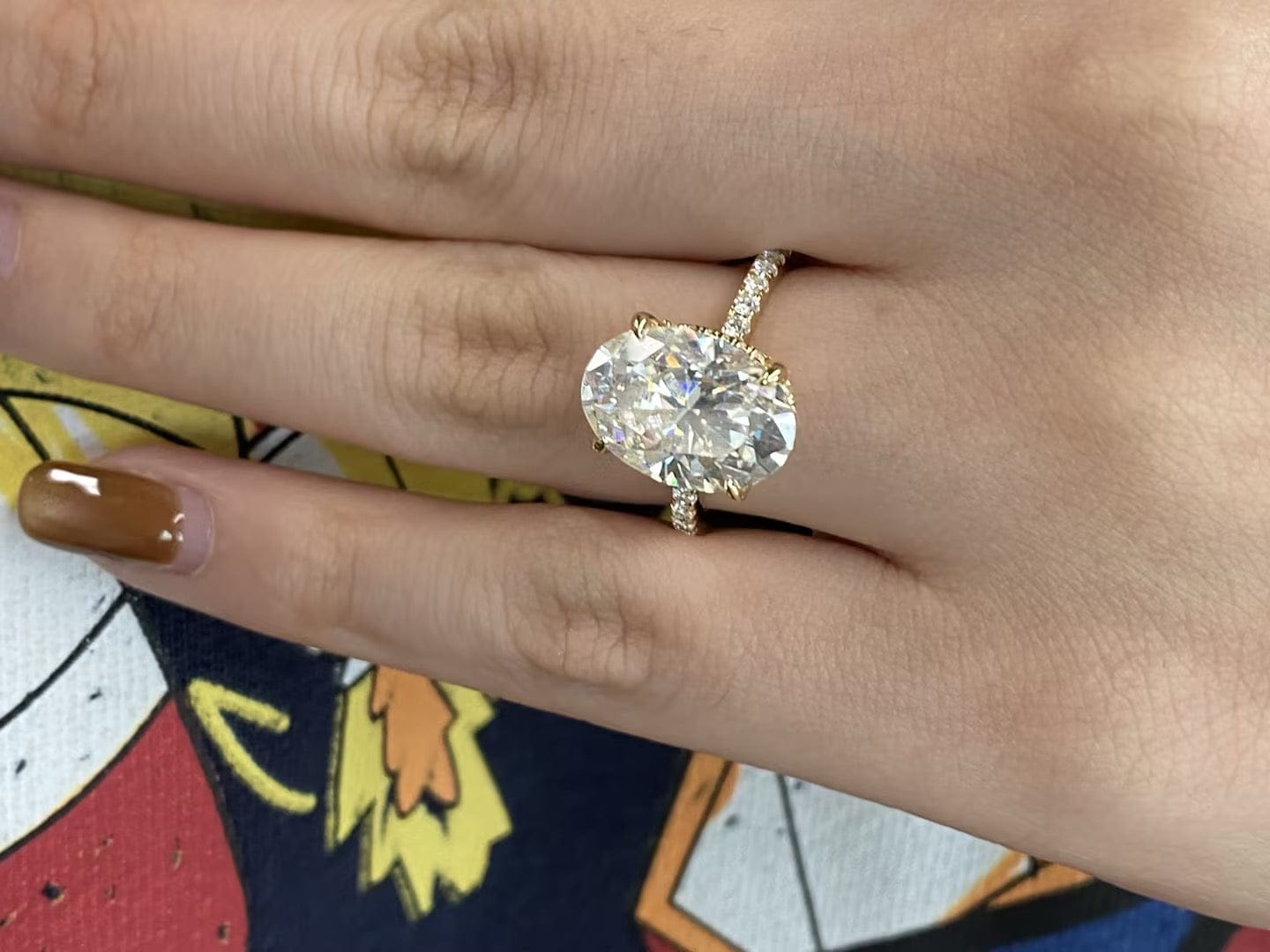 Customer photo review of S925 Moissanite 2.0 Ct ~5.5 Ct Oval Cut Pavé Yellow Gold/White Gold Engagement Ring For Women