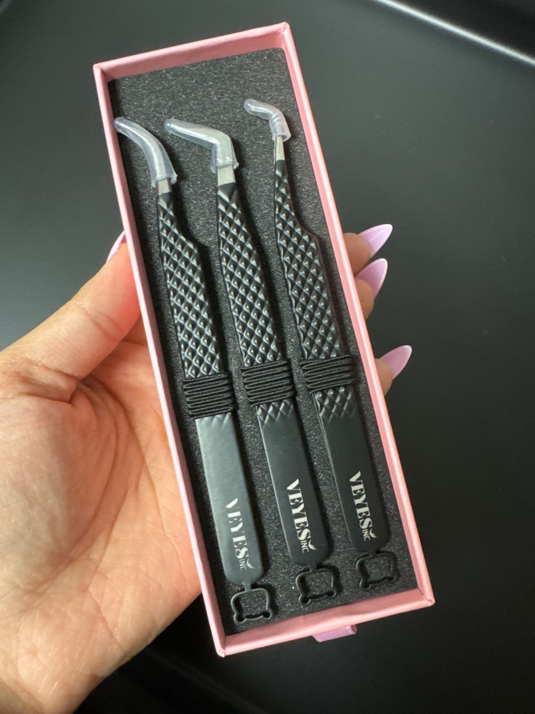 Customer photo review of Noir Fiber Tweezer Kit