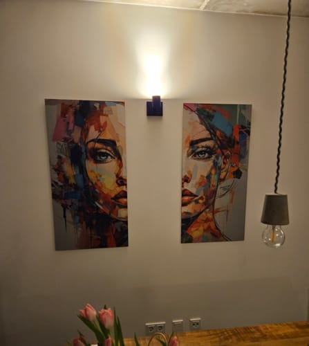 Customer photo review of Aluminiumbild gebürstet | Abstraktes Frauenporträt Aurora | Hochformat