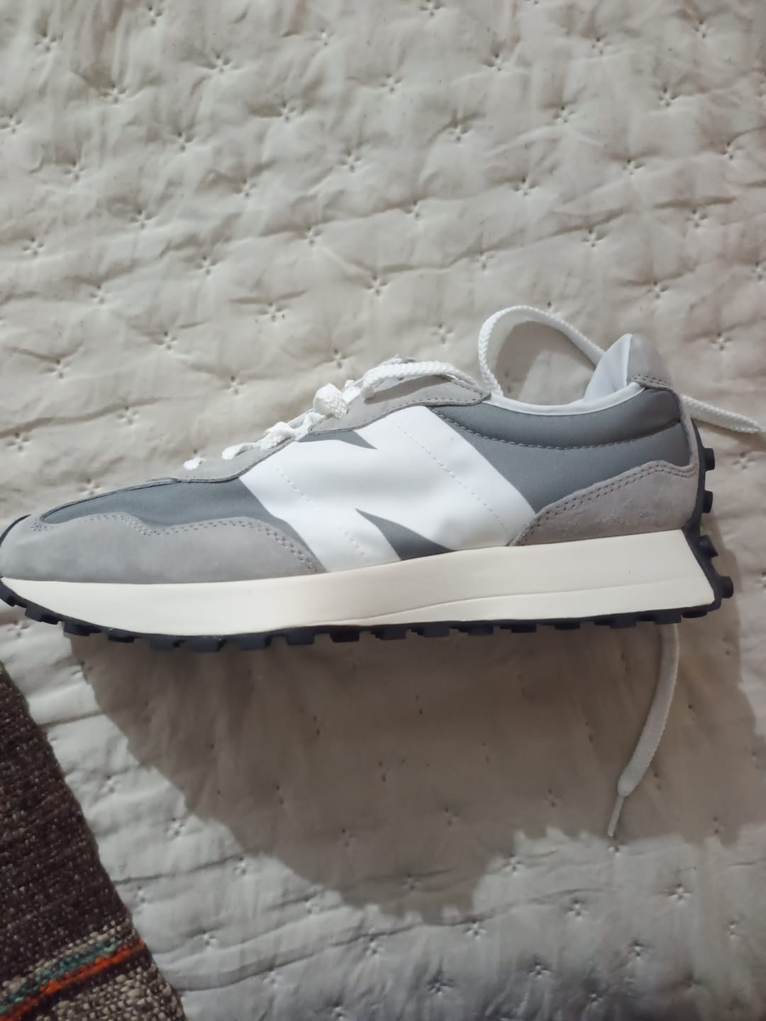 Customer photo review of Zapatilla New Balance 327 Hombre Gris Bicolor