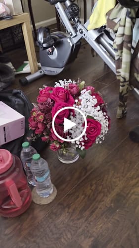 Customer video review of Bulk Artificial Rose Bush Rose Buds Artificial Flowers Wholesale