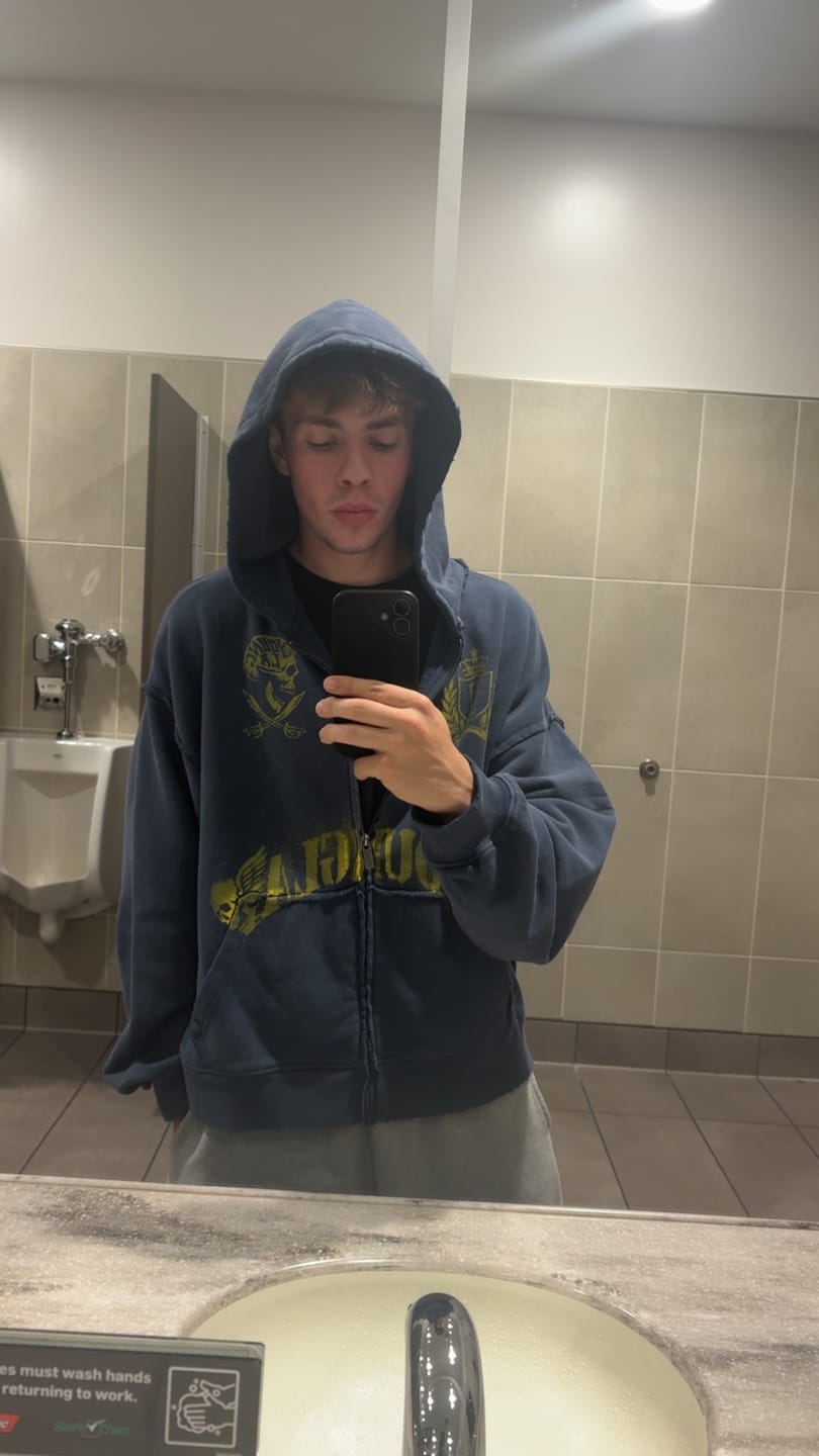 Customer photo review of 5167 - Gold's Iron Legacy Crest Hoodies
