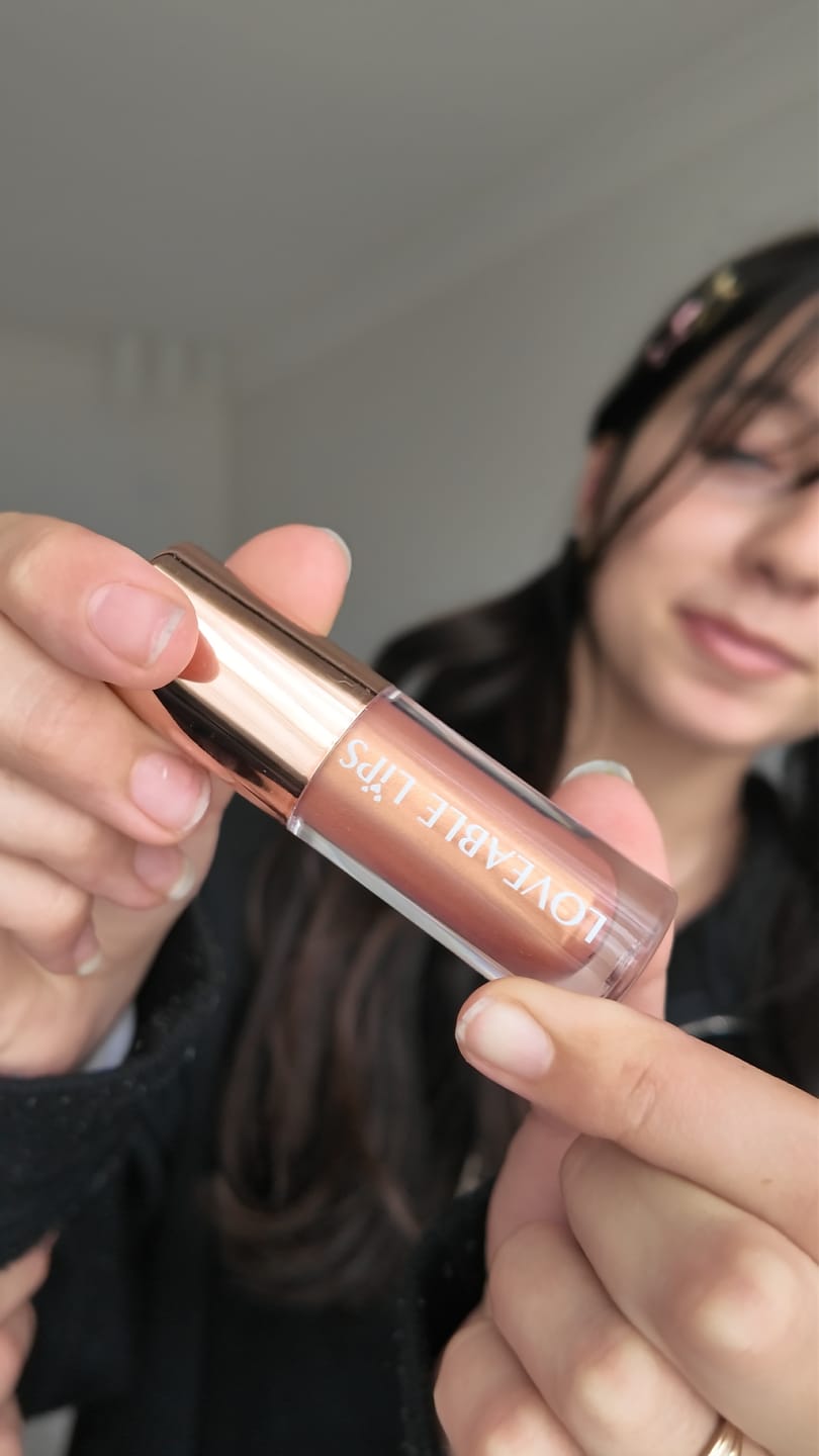 Customer photo review of Radiant Rose Gold Lip Gloss