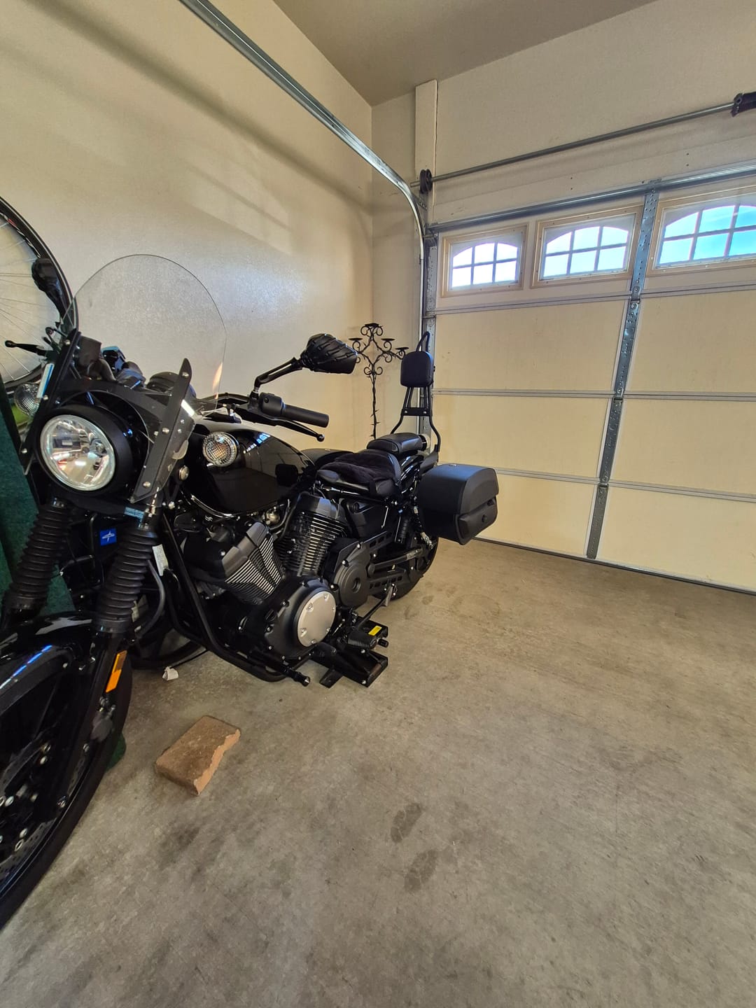 Customer photo review of Iron Born Blade 25" Yamaha Bolt Sissy Bar with Foldable Luggage Rack Matte Black