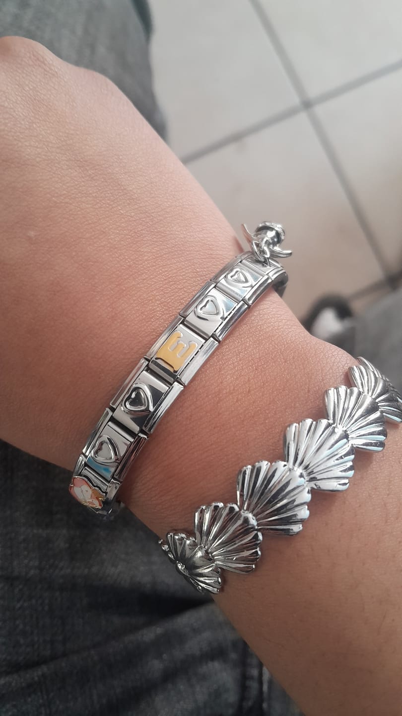 Customer photo review of Charm Letra E