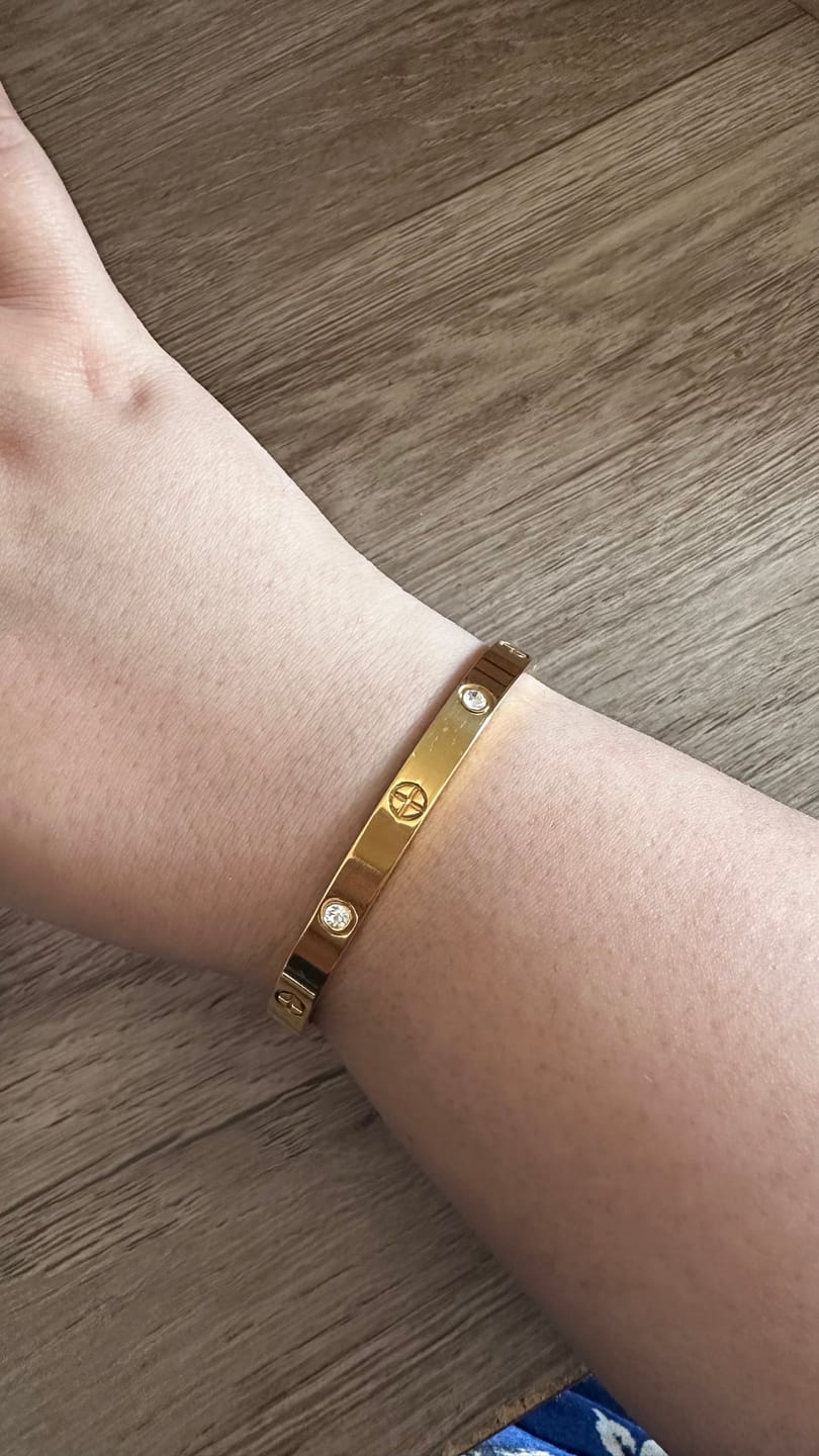 Customer photo review of Bracelete Pedras de Glamour Banhado em Ouro 18k