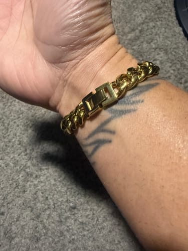 Customer photo review of 10mm Miami Cuban Link Bracelet in 18K Gold - KRKC