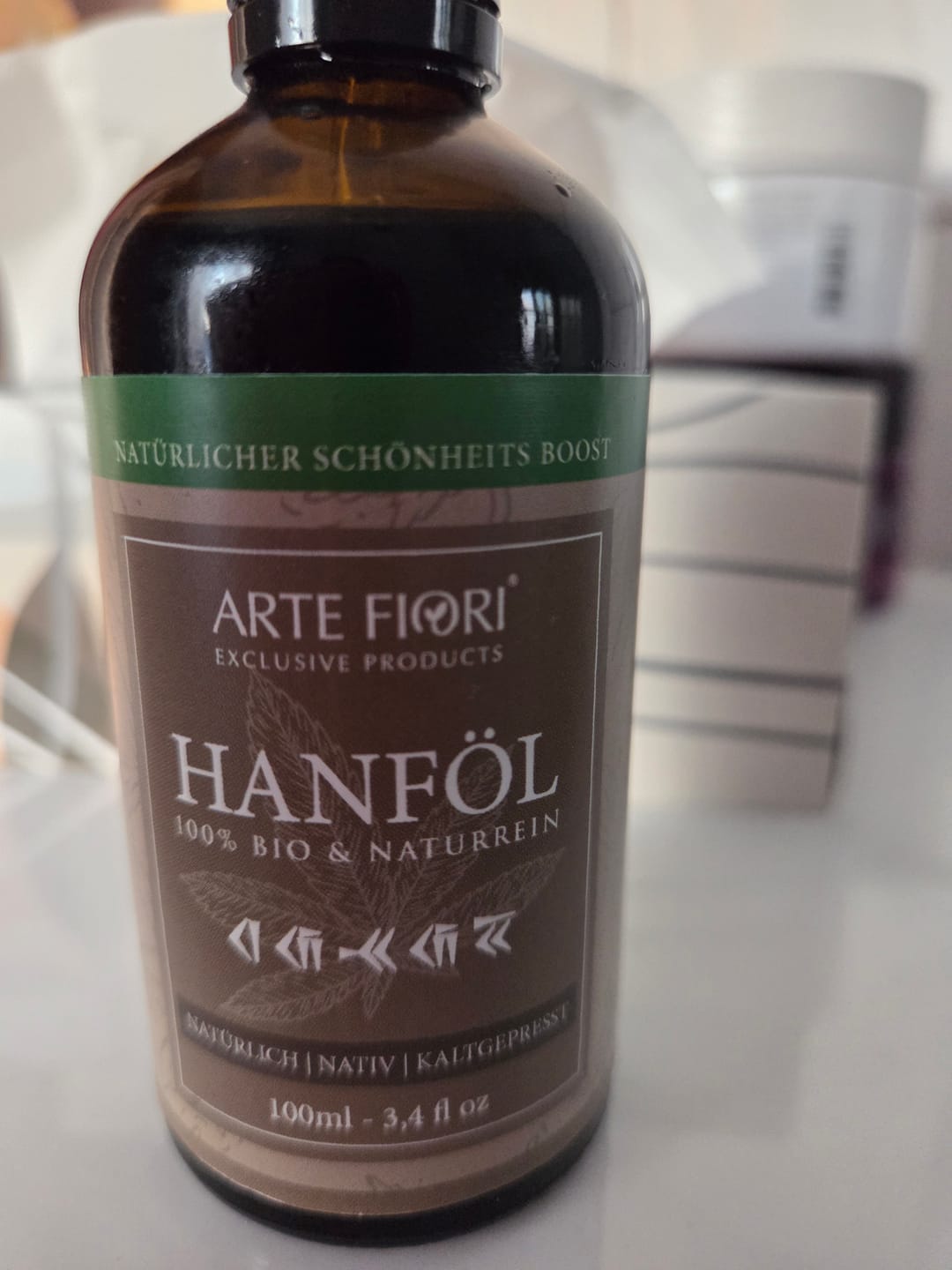 Customer photo review of ARTE FIORI Bio Hanföl Gesicht kaltgepresst Vitamin E Retinol Öl 100ml