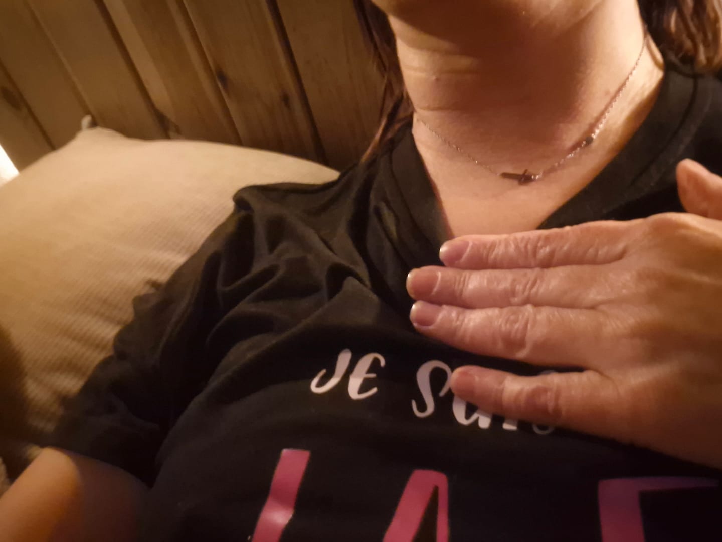 Customer photo review of Collier Croix Horizontal