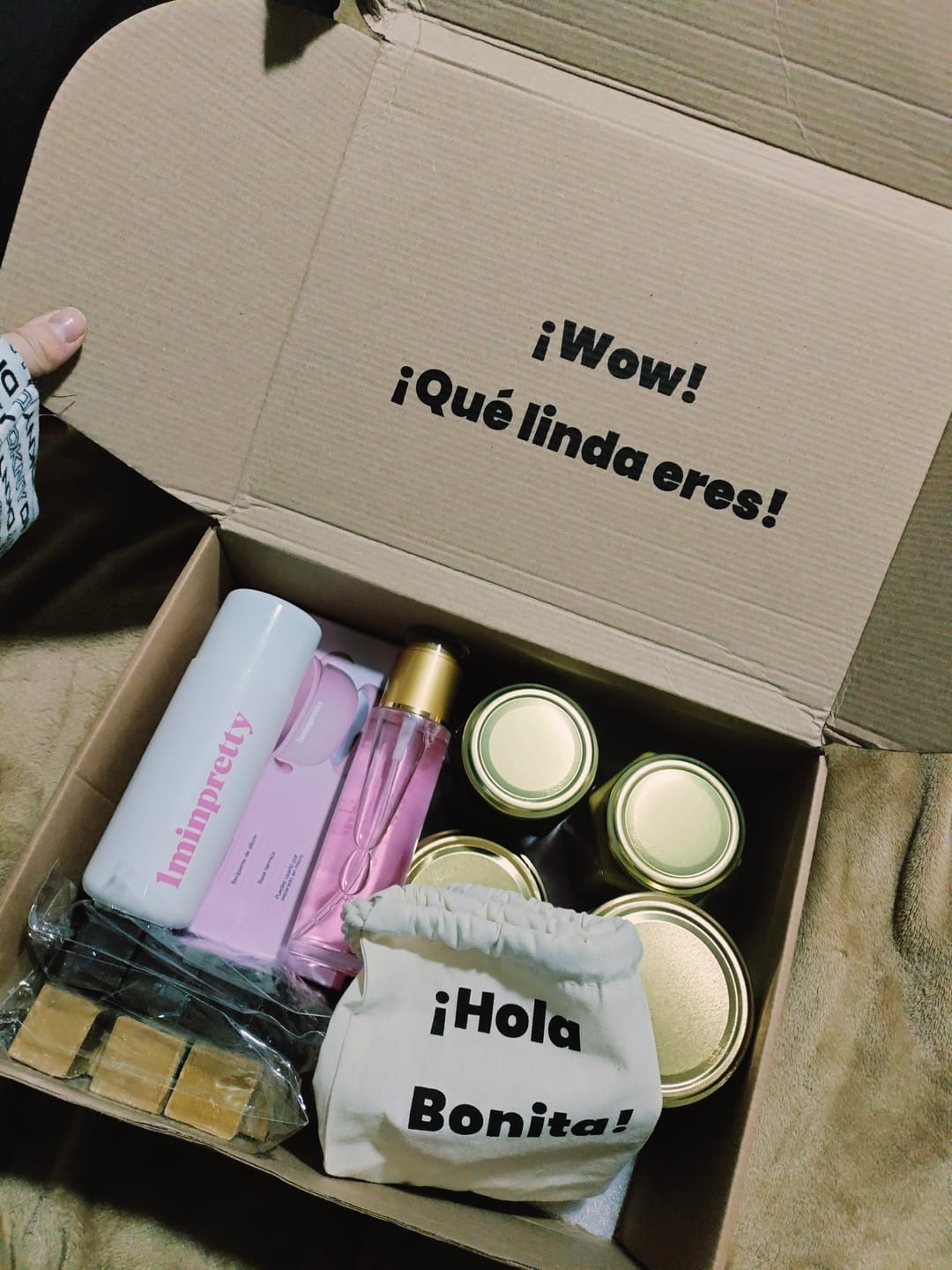 Customer photo review of Kit 1minpretty: 2 tarros de cera + fundidor + refill + exfoliante + crema pepino + agua rosas + talco para depilar con envío gratis mx