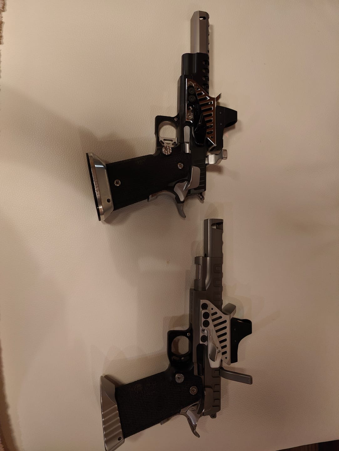 Customer photo review of 1911/2011 Adjustable Thumb Rest | STI Compatible