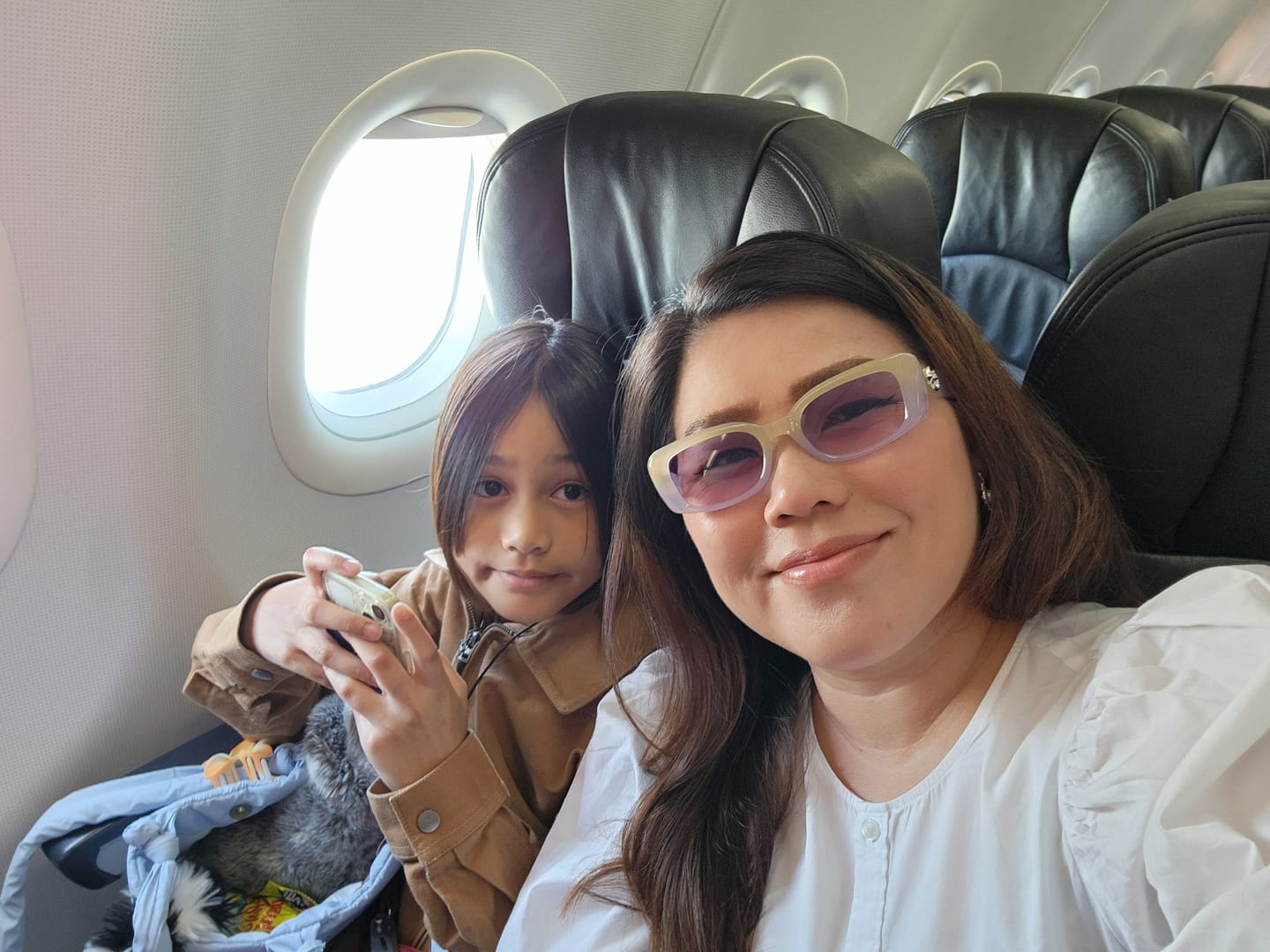 Customer photo review of Jenn Oval Framed Sunglasses