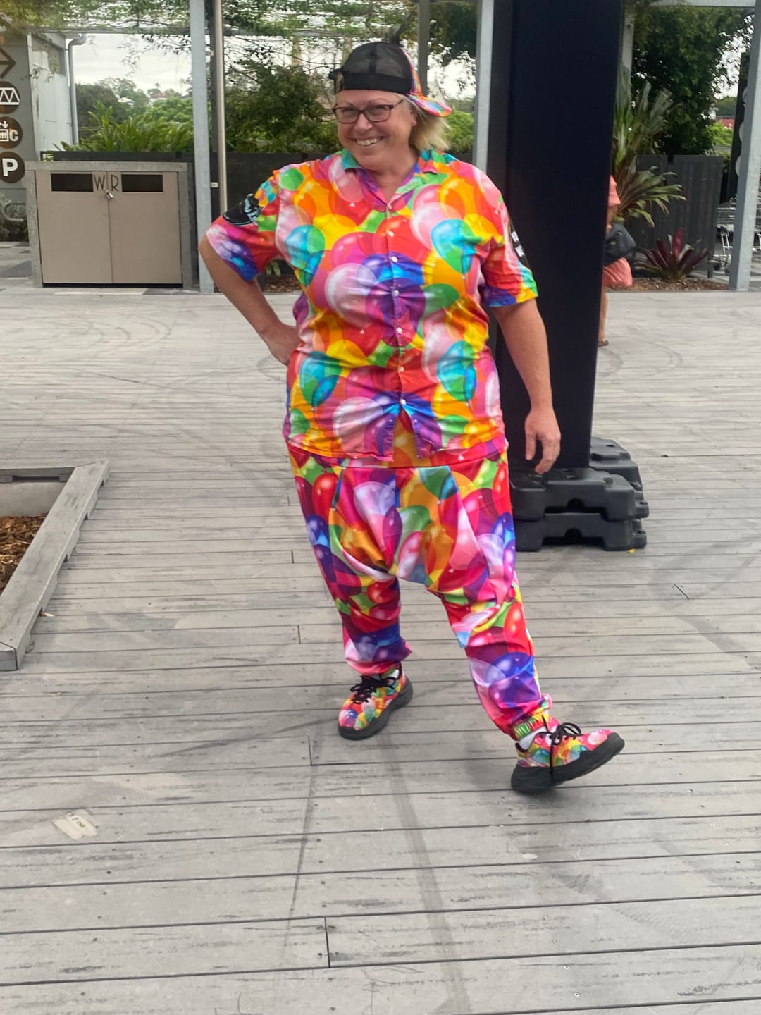Customer photo review of Colorful Balloon Pattern Print Men's Cargo Shorts