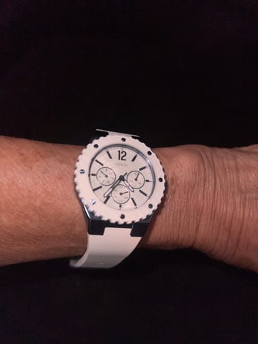 Customer photo review of Guess Quartz Watch W0149L6