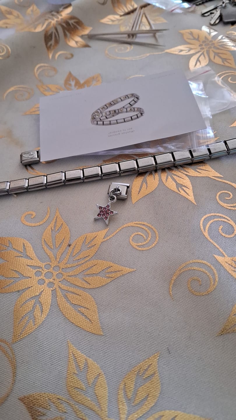 Customer photo review of Charm Estrella Rosa