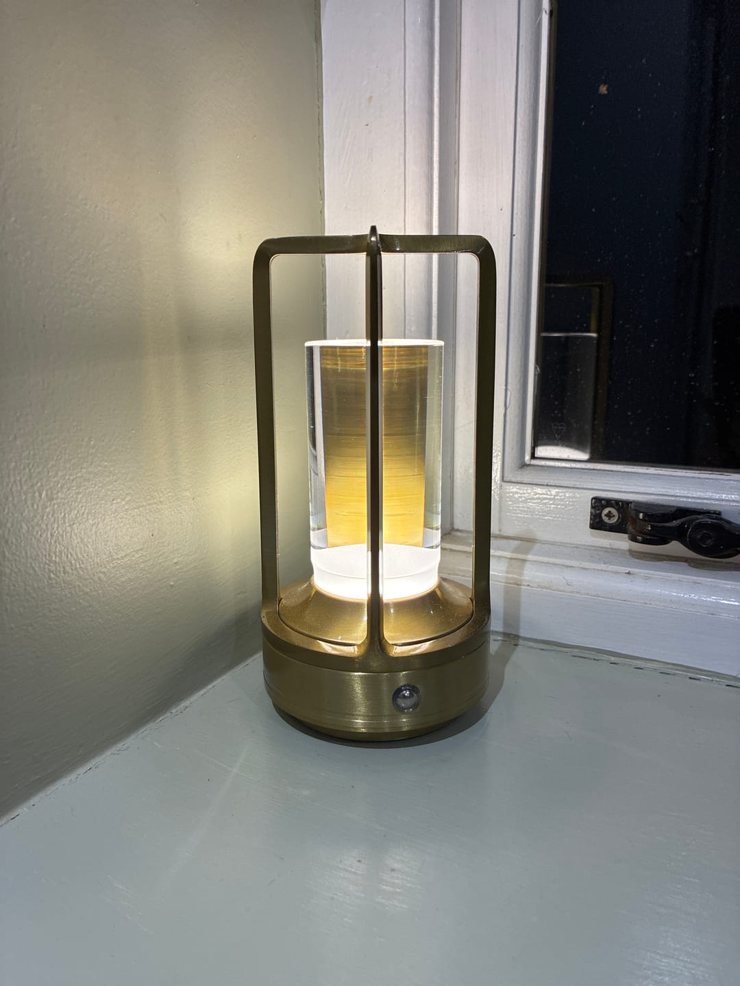 Customer photo review of Modern Cordless Metal Nordic Desk & Table Lamp - Cordless, Rechargeable, LED with Touch Control & Dimming Feature, Suitable for Bedroom, Home, Outdoor - Ideal Night Light for Restaurant and Home Usage